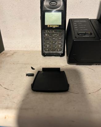 Telefono gsm motorola 8700