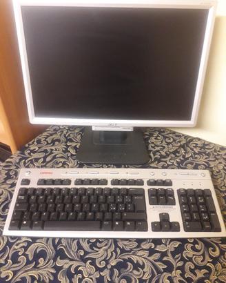 Schermo acer  e tastiera per pc 