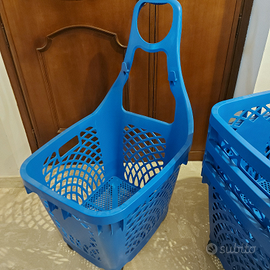 Carrelli porta spesa con ruote