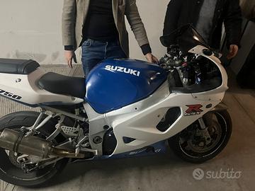 Suzuki gsxr 750