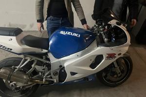 Suzuki gsxr 750