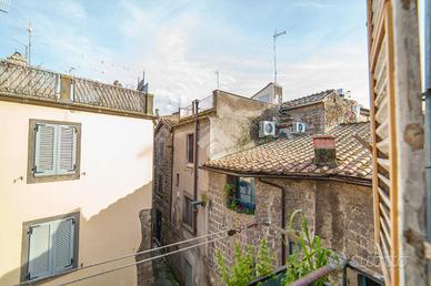 2 LOCALI A VITERBO