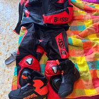 Tuta e scarpe