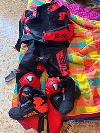 Tuta e scarpe