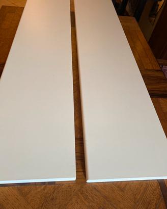 Mensole in legno con supporti come nuove