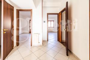 2º Penultimo Piano 75 Mq Posto Auto Luminoso