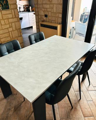 Tavolo da pranzo moderno + 4 sedie grigio scuro