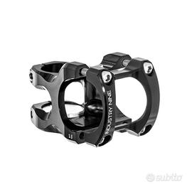 INDUSTRY NINE A35 Attacco manubrio 40mm x 35mm