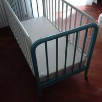 Lettino a sbarre + materasso in schiuma