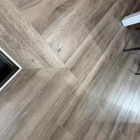 Muratore piastrellista