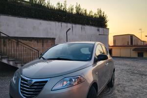 lancia Ypsilon 1.2 gpl