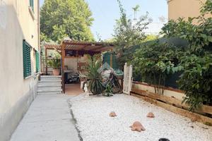 3 LOCALI A CARRARA