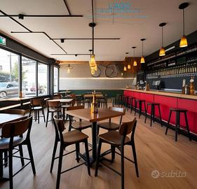 Attività / Licenza di 122 m² con 1 locale a Marost