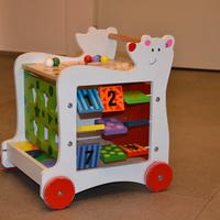 Tavolino gioco con ruote bimbo