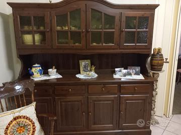 Credenza con vetrina