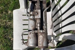 Doppio pistone idraulico