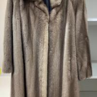 Pelliccia visone grigio brillante