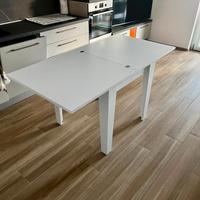 Tavolo bianco 80x80 allungabile a libro fino a 160