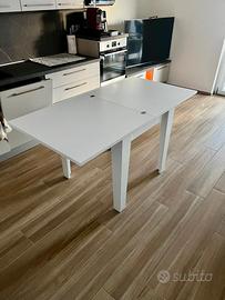 Tavolo bianco 80x80 allungabile a libro fino a 160
