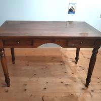 Antico tavolo scrittorio in legno massello