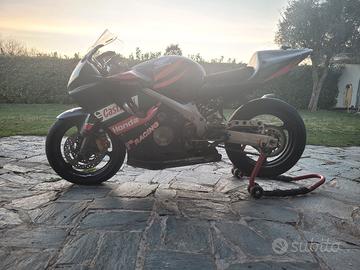 Cbr 600 f  USO PISTA