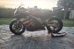 Cbr 600 f  USO PISTA