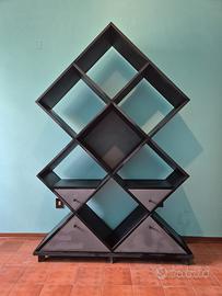 libreria moderna geometrica a rombi con cassetti