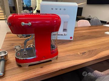 MACCHINA CAFFÈ SMEG ROSSA