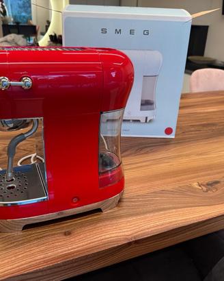 MACCHINA CAFFÈ SMEG ROSSA