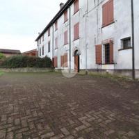 2 LOCALI A CASTEL D'ARIO