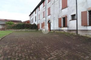 2 LOCALI A CASTEL D'ARIO