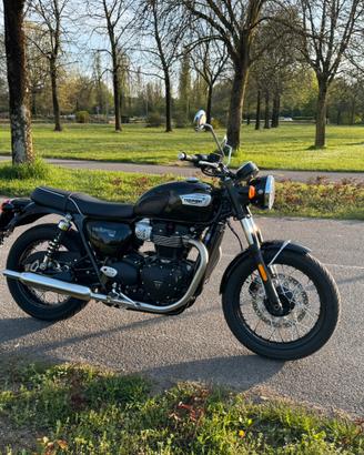 Triumph Bonneville t100 2025 nera