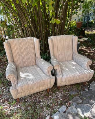 Coppia poltrone vintage con gambe anteriori spillo