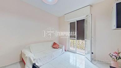 TRILOCALE CON BALCONE E CANTINA