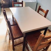 Tavolo con gambe di legno + 5 sedie legno massello