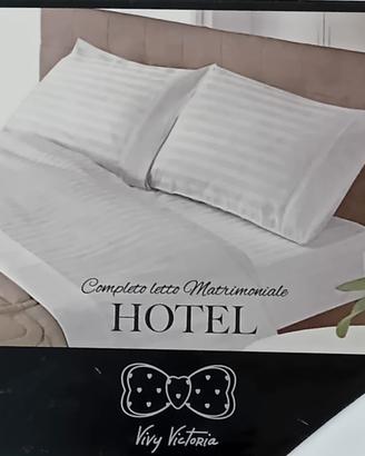 completo letto matrimoniale Hotel