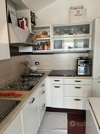 Cucina bianca perfetta