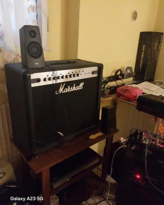 Chitara Ibanez,Amp. Marshall MG101CFX. 