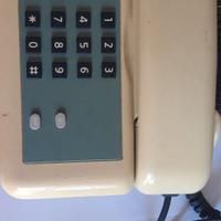 telefoni sirio, bianchi e rossi (sono 4 +)