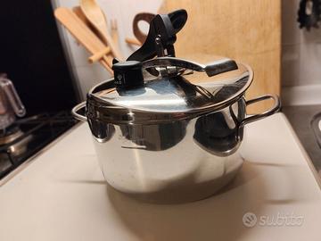 Pentola a pressione Lagostina