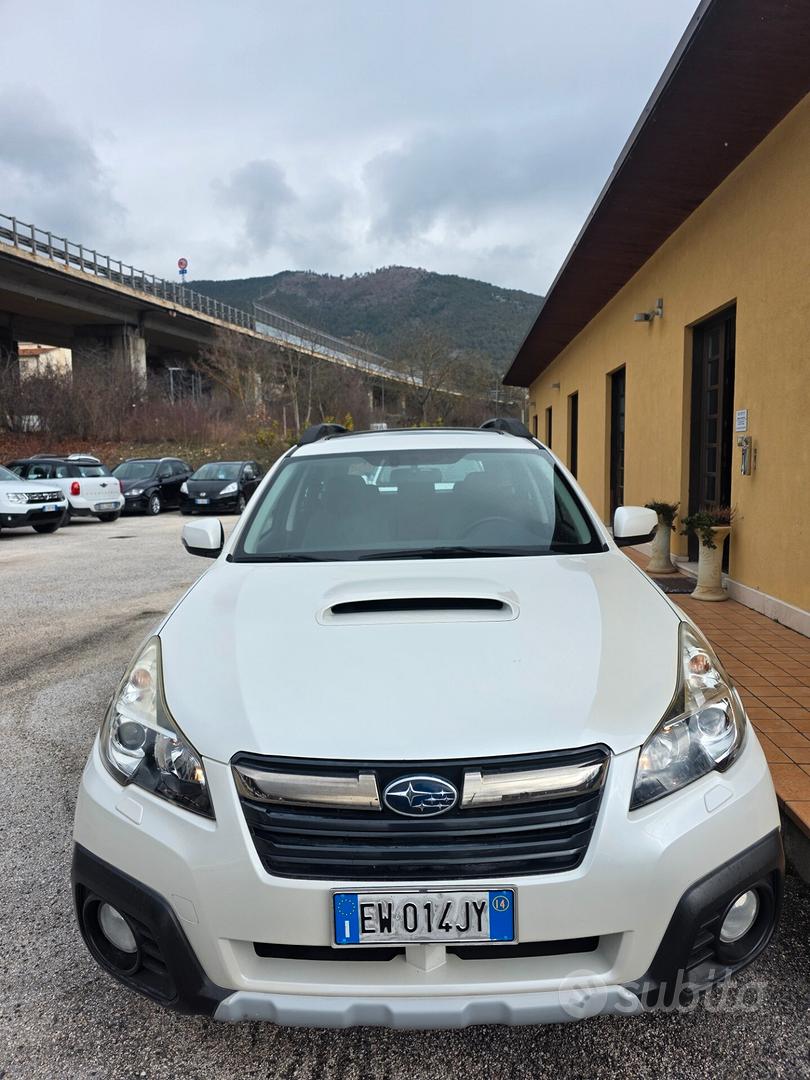 Subaru Outback 2014 photo 2