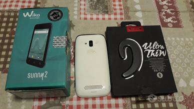 2 smartphone e 1 auricolare