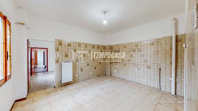 Ampio Trilocale con Ingresso Indipendente - Zero S