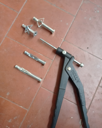 Tasselli a ragno