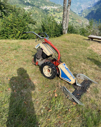 Motocoltivatore accessoriato