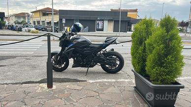 GSX-s750
