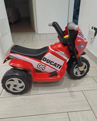 Moto peg perego ducati