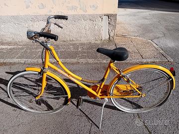 Bicicletta d'epoca con freni a bacchetta