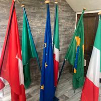 Portabandiere e bandiere varie