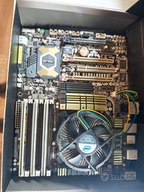 Scheda madre Asus con processore